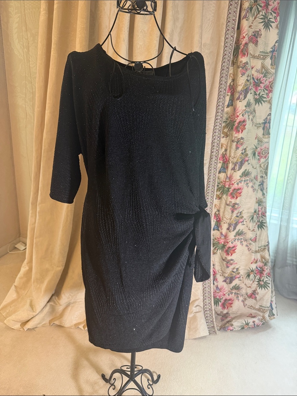 Robbie Bee Black Wrap-Detail Women’s Dress